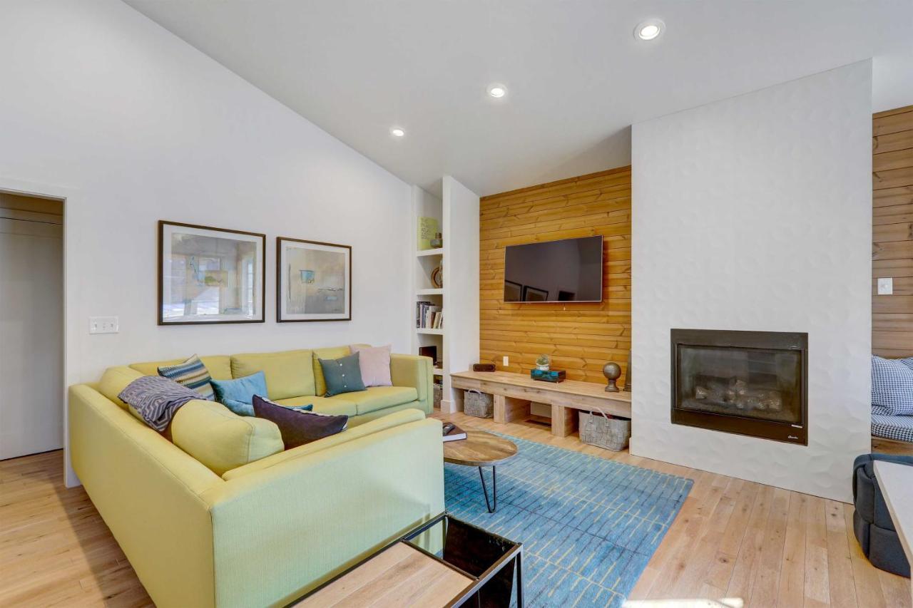Modern Grand Lake Cabin With Fireplace And Deck! Экстерьер фото