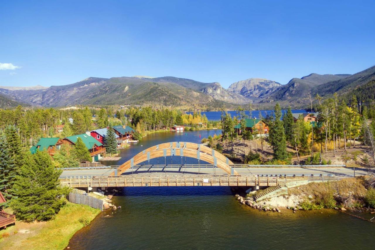 Modern Grand Lake Cabin With Fireplace And Deck! Экстерьер фото